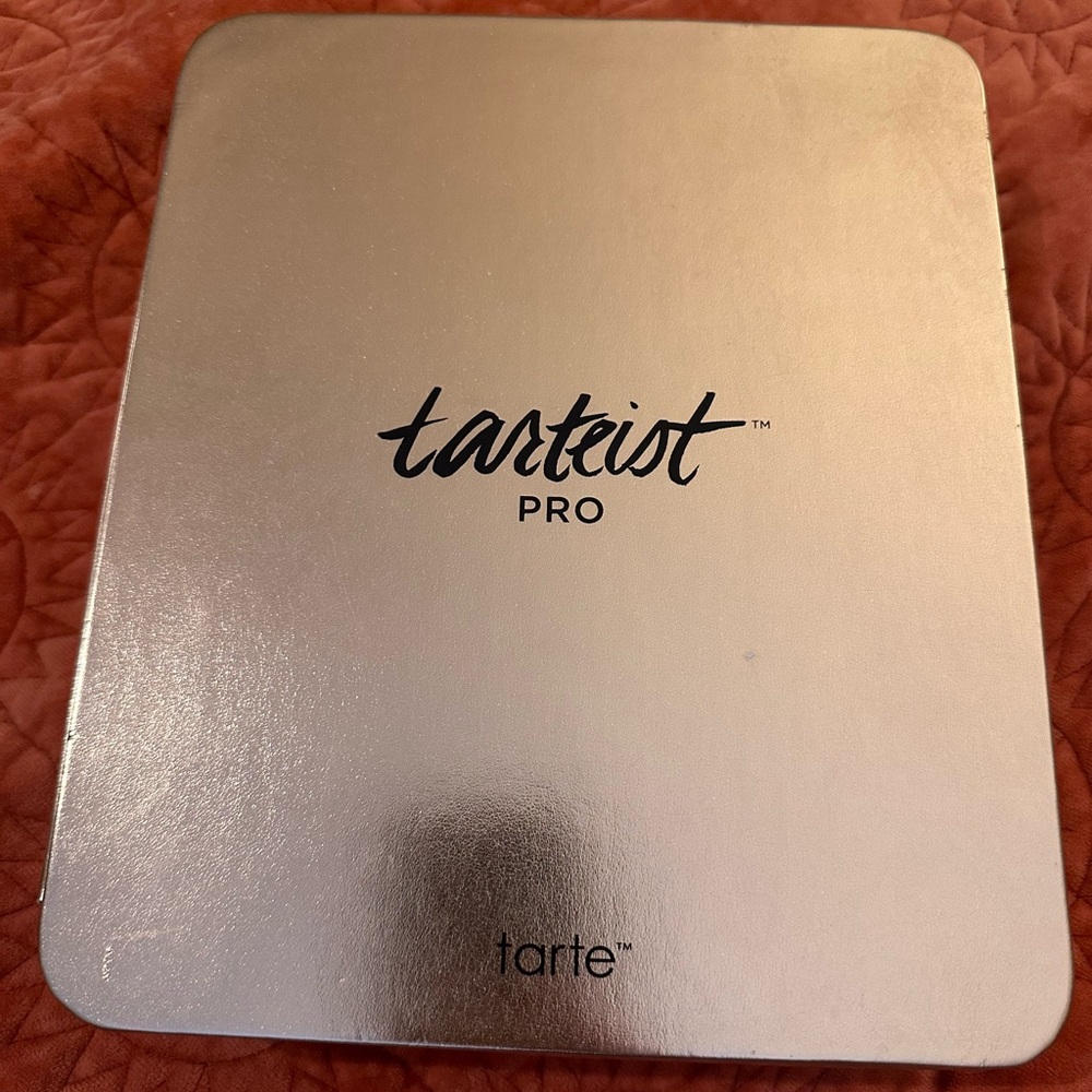 Tarte lashfolio and a set f new red cherry lashes